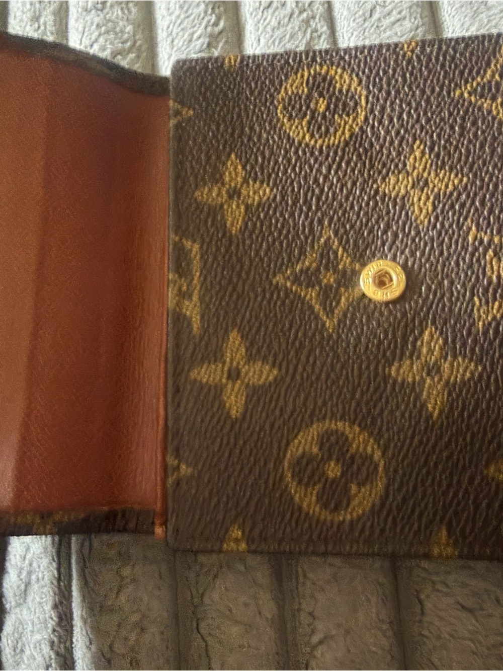 Louis Vuitton Monogram Canvas Wallet - Picture 3 of 9